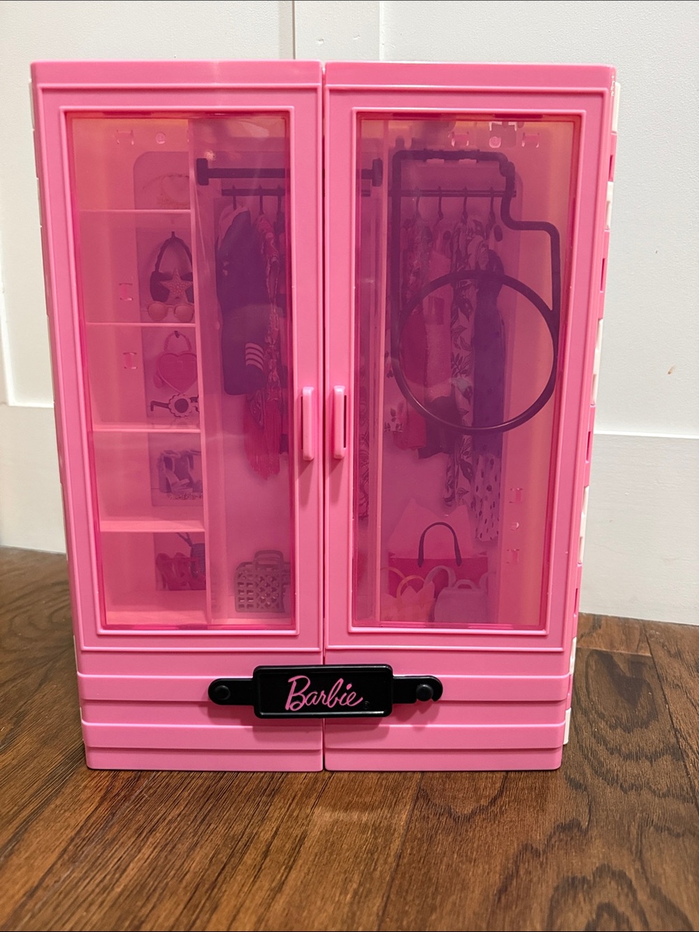 Barbie Hot Pink Closet Playset with Clear Pink Doors